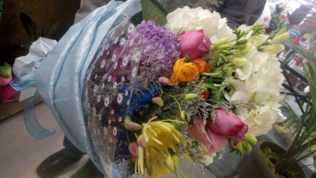 Hana Flower | 8238 Yonge St, Thornhill, ON L4J 1W6, Canada | Phone: (905) 763-6999