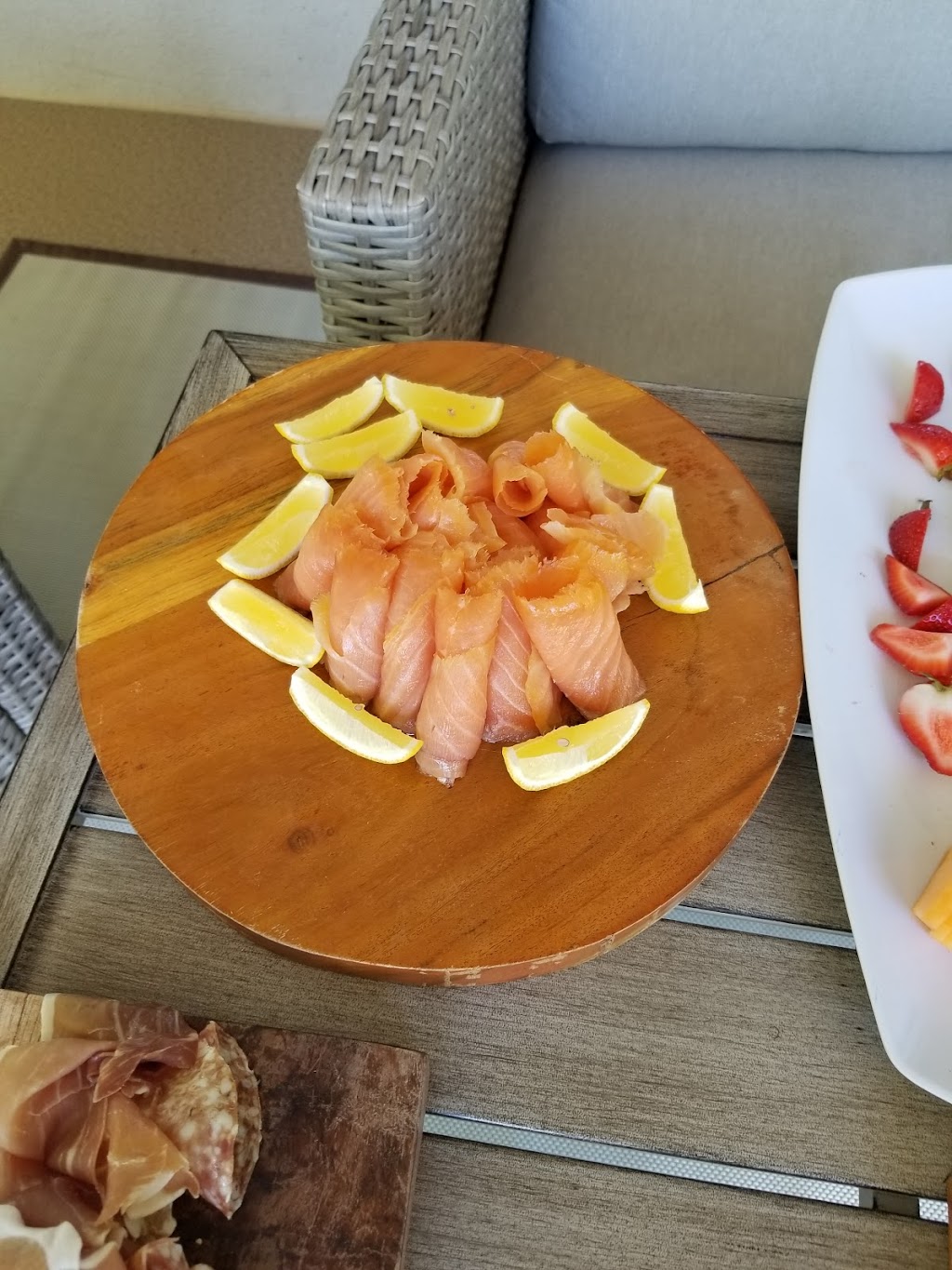 Distinction Traiteur Catering | 100 Rue Laurier, Gatineau, QC K1A 0M8, Canada | Phone: (613) 302-4837