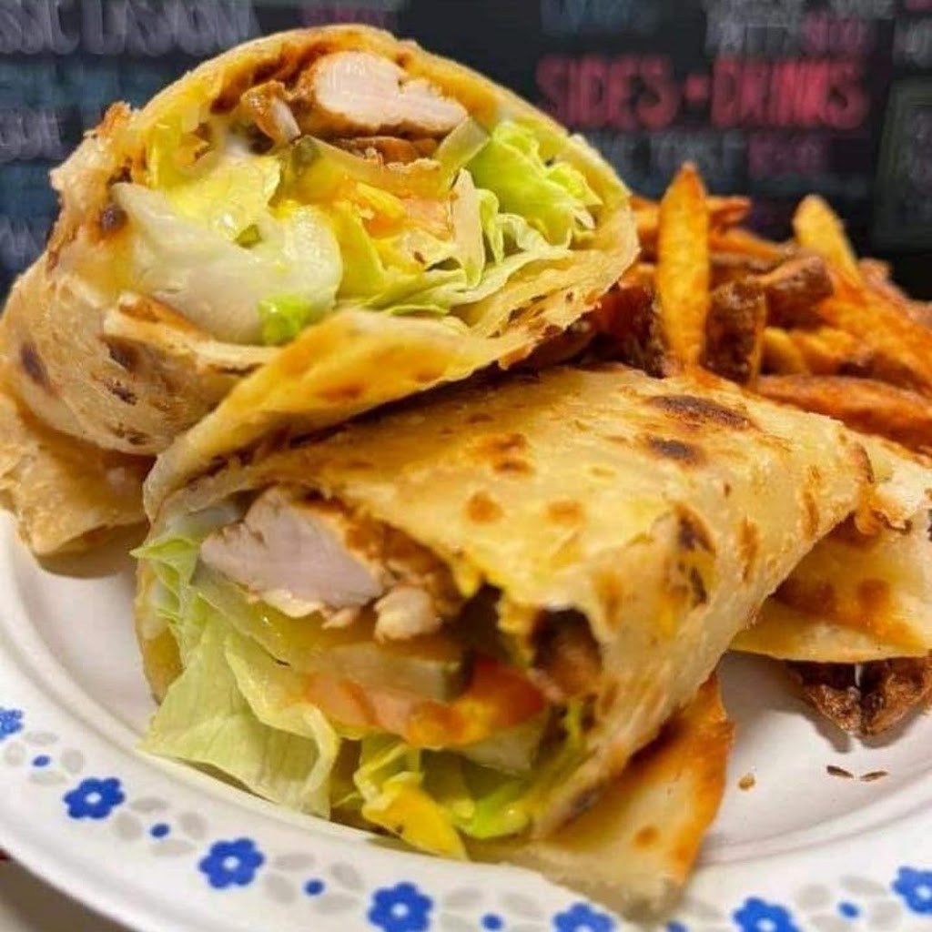 GoDoog Kitchen | 2958 Henderson Hwy, East Saint Paul, MB R2E 0C6, Canada | Phone: (204) 615-6780