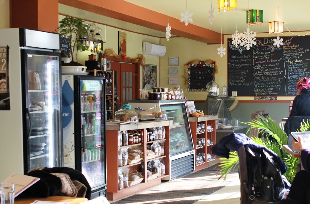 Les Produits Starca Café Bistro | 1395 Rue Saint Joseph, Sainte-Adèle, QC J8B 1G5, Canada | Phone: (450) 745-1700