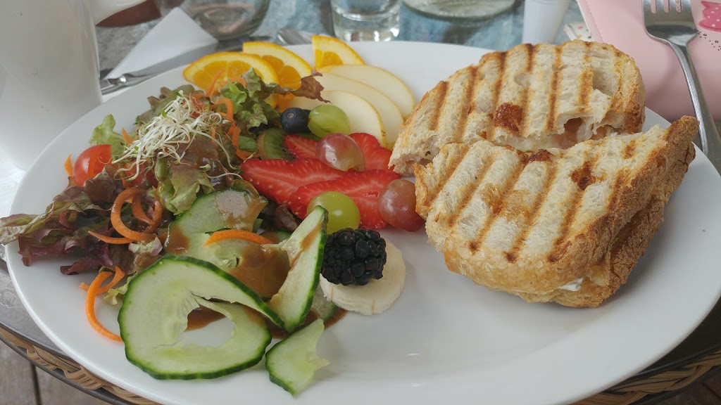Café Citrus Chez Daniela | 99 Rue Morin, Sainte-Adèle, QC J8B 2P6, Canada | Phone: (450) 229-1160