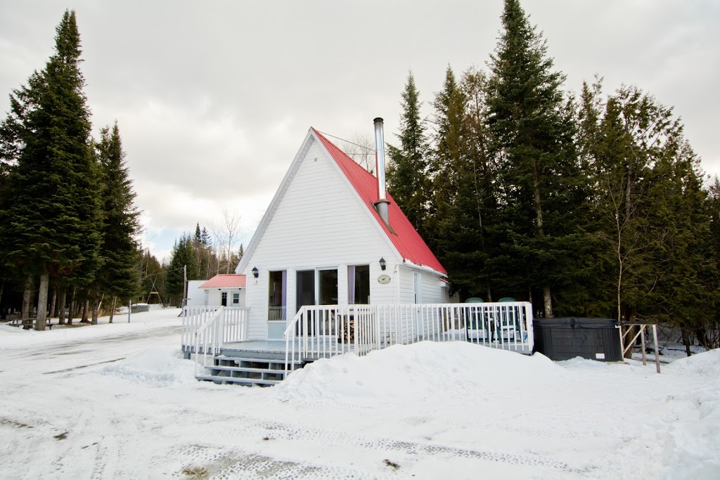 Chalets - Camping - Spa- "Pignons rouges" | 178 Chemin Beauchesne, Saint-Romain, Quebec, QC G0Y 1L0, Canada | Phone: (418) 486-2811