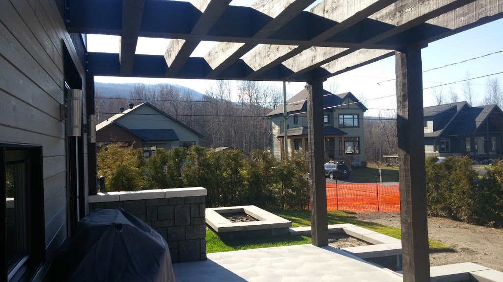 Construction Bolton | 320 Rang Vincent, Saint-Étienne-de-Bolton, QC J0E 2E0, Canada | Phone: (819) 679-3050