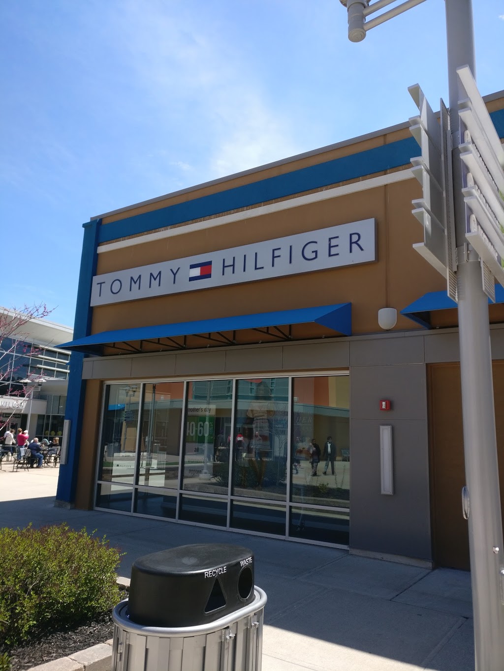 tommy hilfiger toronto premium outlet mall