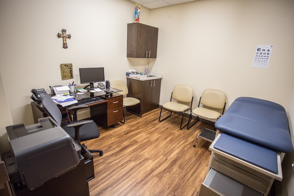 The Queen Clinic | 5025 Creditview Rd, Mississauga, ON L5V 3E5, Canada | Phone: (905) 826-5555