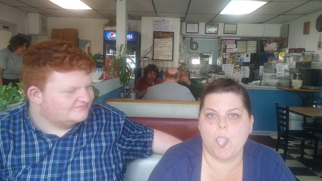 House of Pizza | 1 Parsons St, Colebrook, NH 03576, USA | Phone: (603) 237-5256