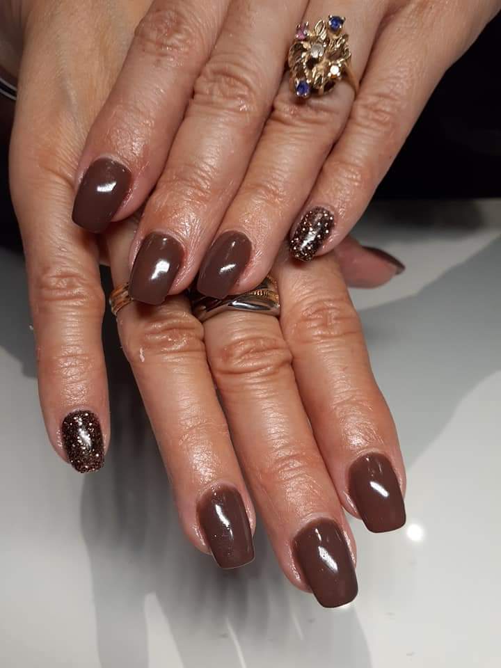 Ongles Et Cils distribution | 765-b Rue de la Madone, Mont-Laurier, QC J9L 1T3, Canada | Phone: (819) 499-1488