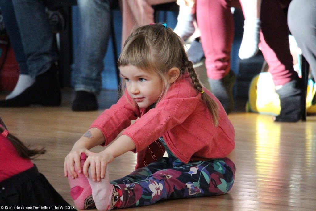 Ballet School Danielle Et Josée | 570 Chemin du Lac S, Sainte-Mélanie, QC J0K 3A0, Canada | Phone: (450) 889-4588