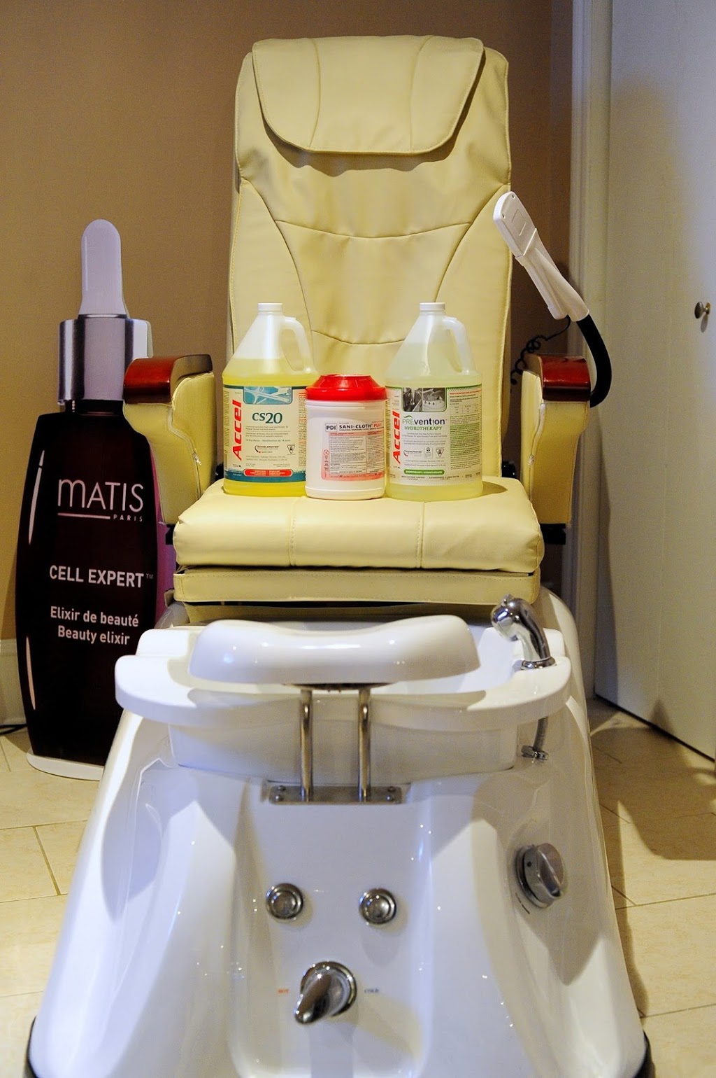Salon beauté perfection | 1891 Rue Doucet, Varennes, QC J3X 1G1, Canada | Phone: (514) 983-9619