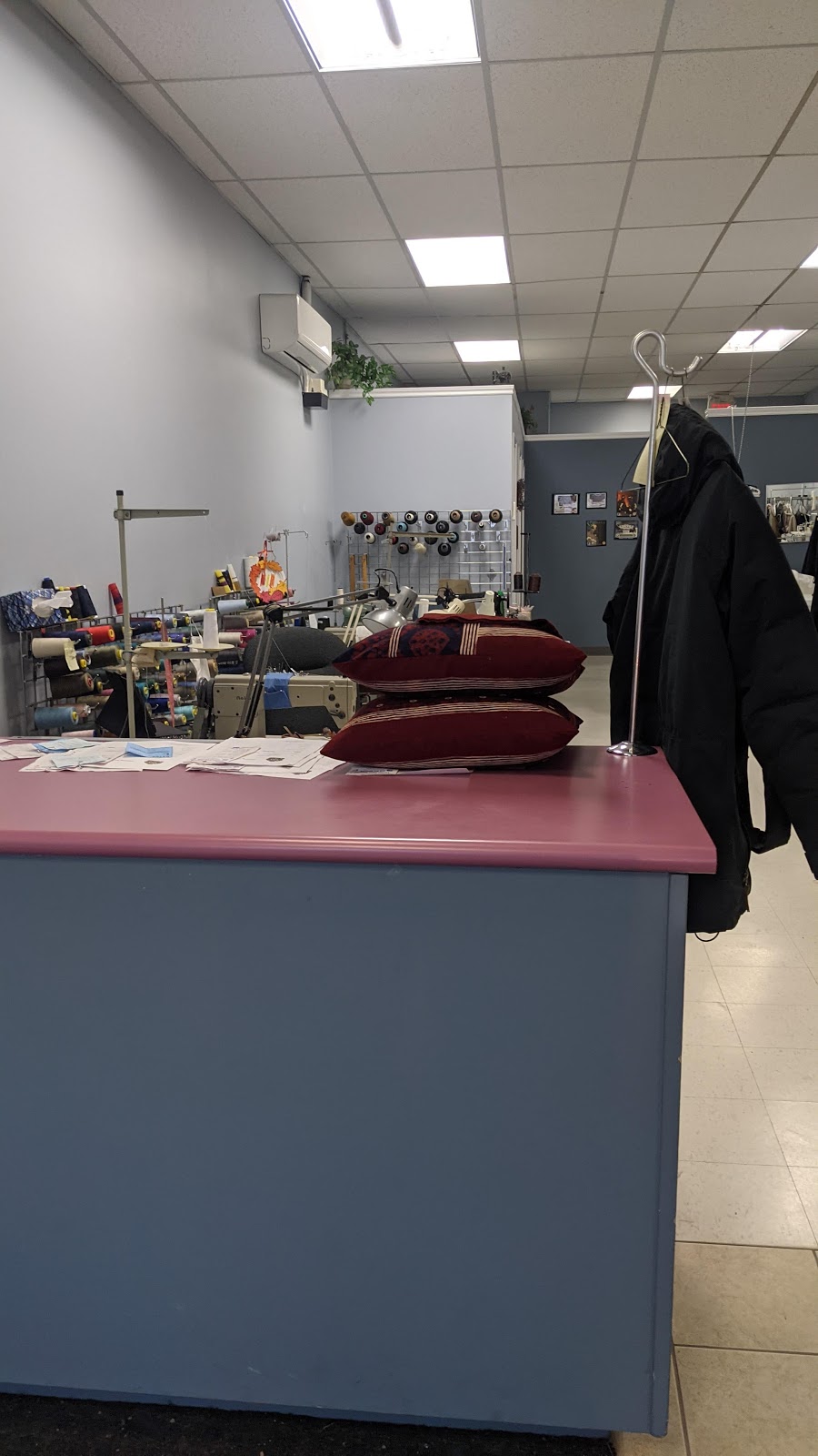 London Super Tailoring & Dry Cleaning | 515 Wharncliffe Rd S, London, ON N6J 2N1, Canada | Phone: (519) 439-9751