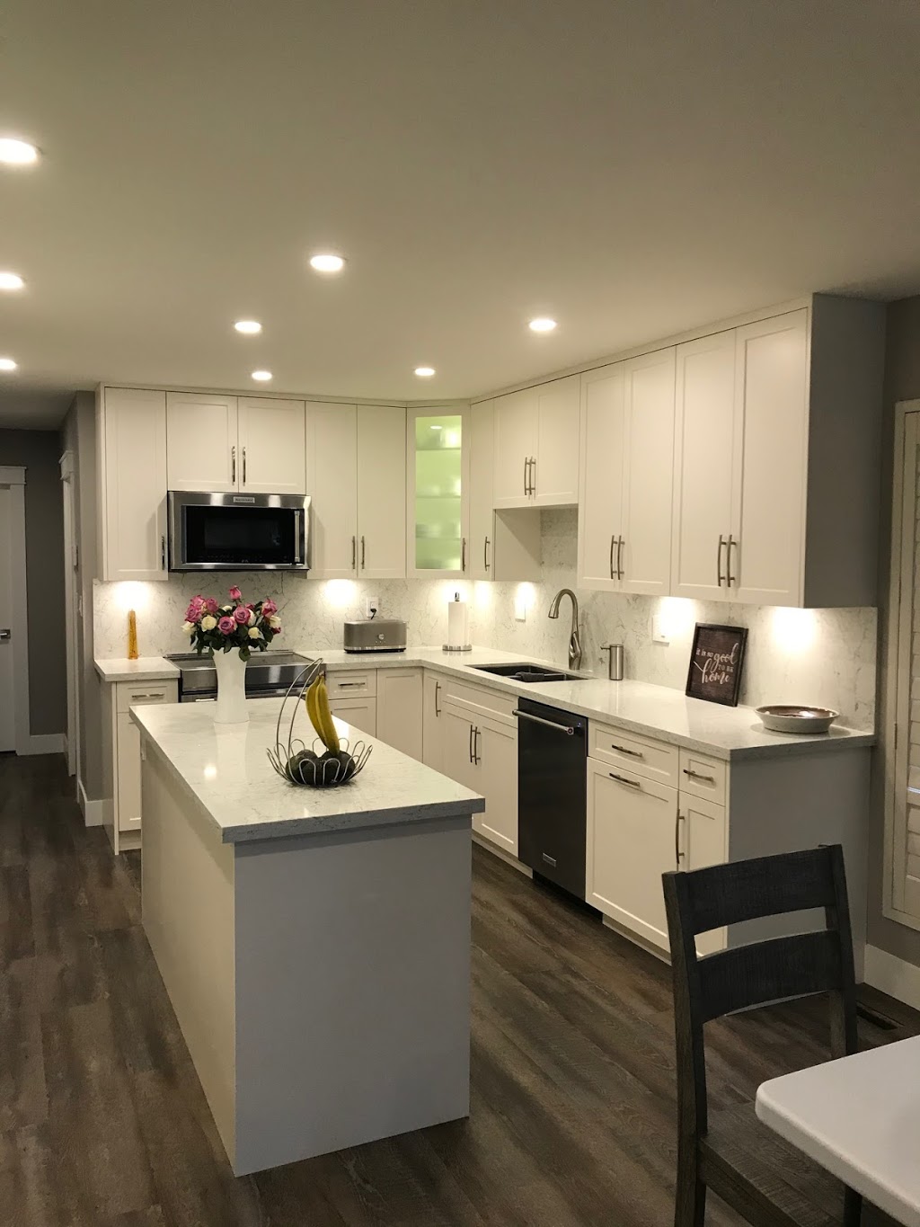 Kits Kitchen, Bath And Floors Ltd. | 131 E Columbia St, New Westminster, BC V3L 3V9, Canada | Phone: (604) 941-5377