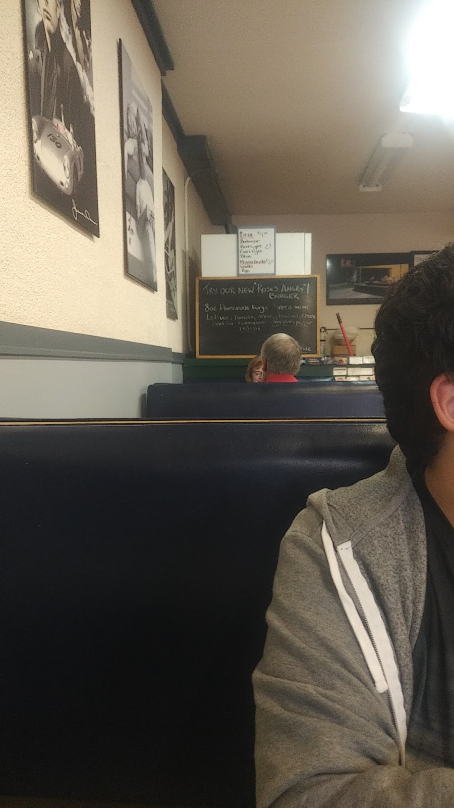 Roses Family Restaurant | 10 Queen St N, Tilbury, ON N0P 2L0, Canada | Phone: (519) 682-3120