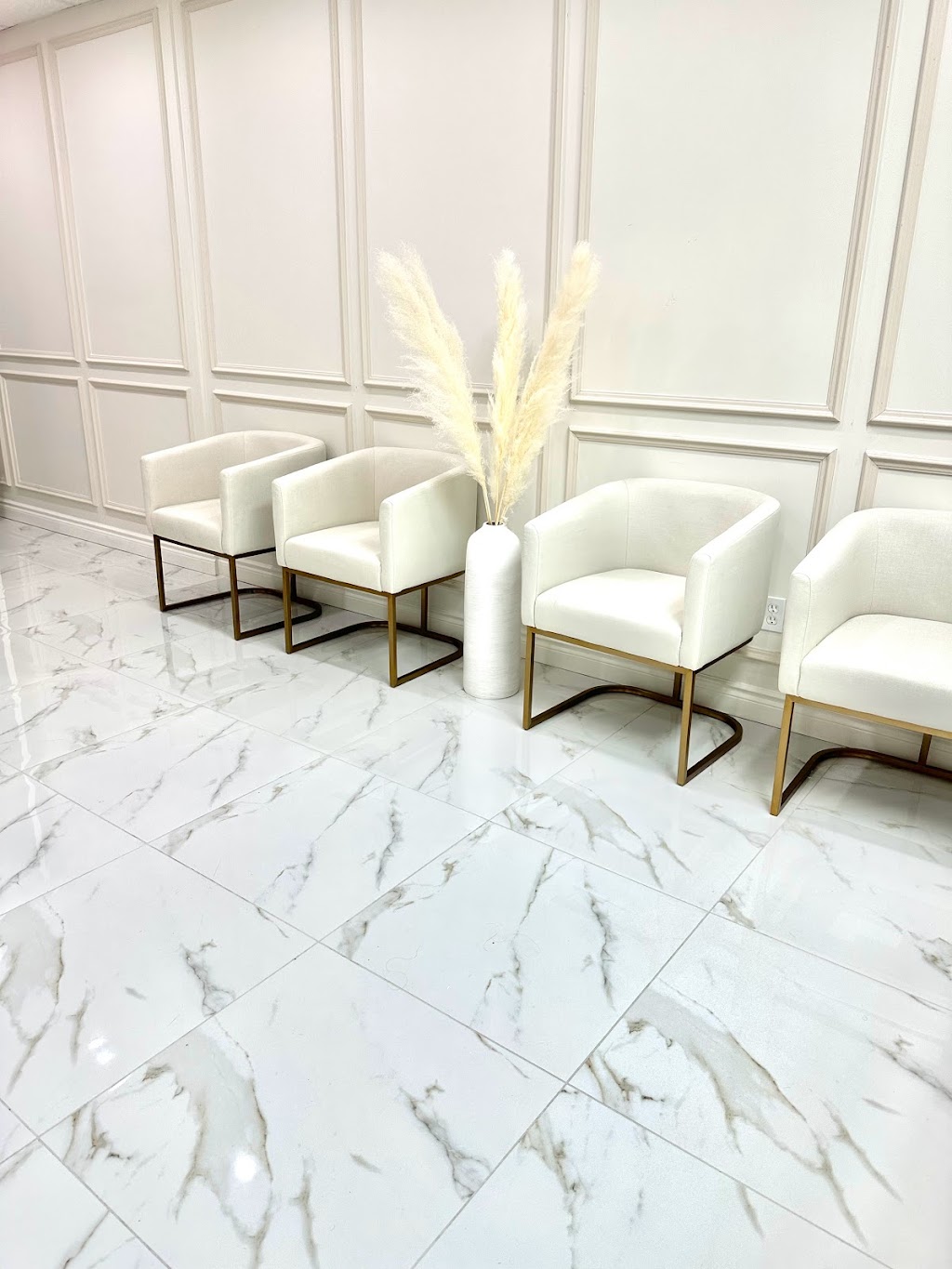 Clinique Intima - Médecine esthétique | 4915 Rue de Salaberry suite 103, Montréal, QC H4J 1H8, Canada | Phone: (438) 379-8824