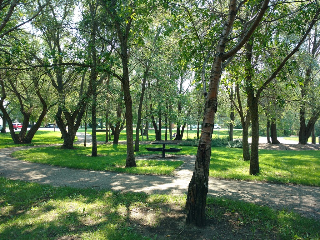 John Lake Park | 2620 Broadway Ave, Saskatoon, SK S7J 0Z6, Canada | Phone: (306) 975-3300