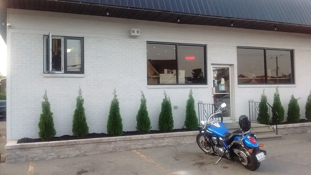 Restaurant Deux Freres | 119 338 Rte, Les Coteaux, QC J7X 1A2, Canada | Phone: (450) 267-9491