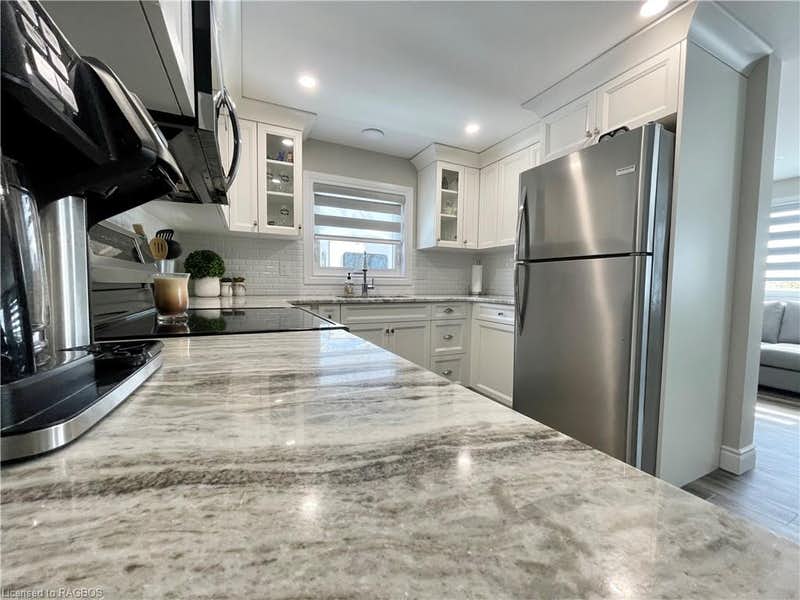Cava Granite | 1358 Victoria St N, Kitchener, ON N2B 3E2, Canada | Phone: (519) 208-5540