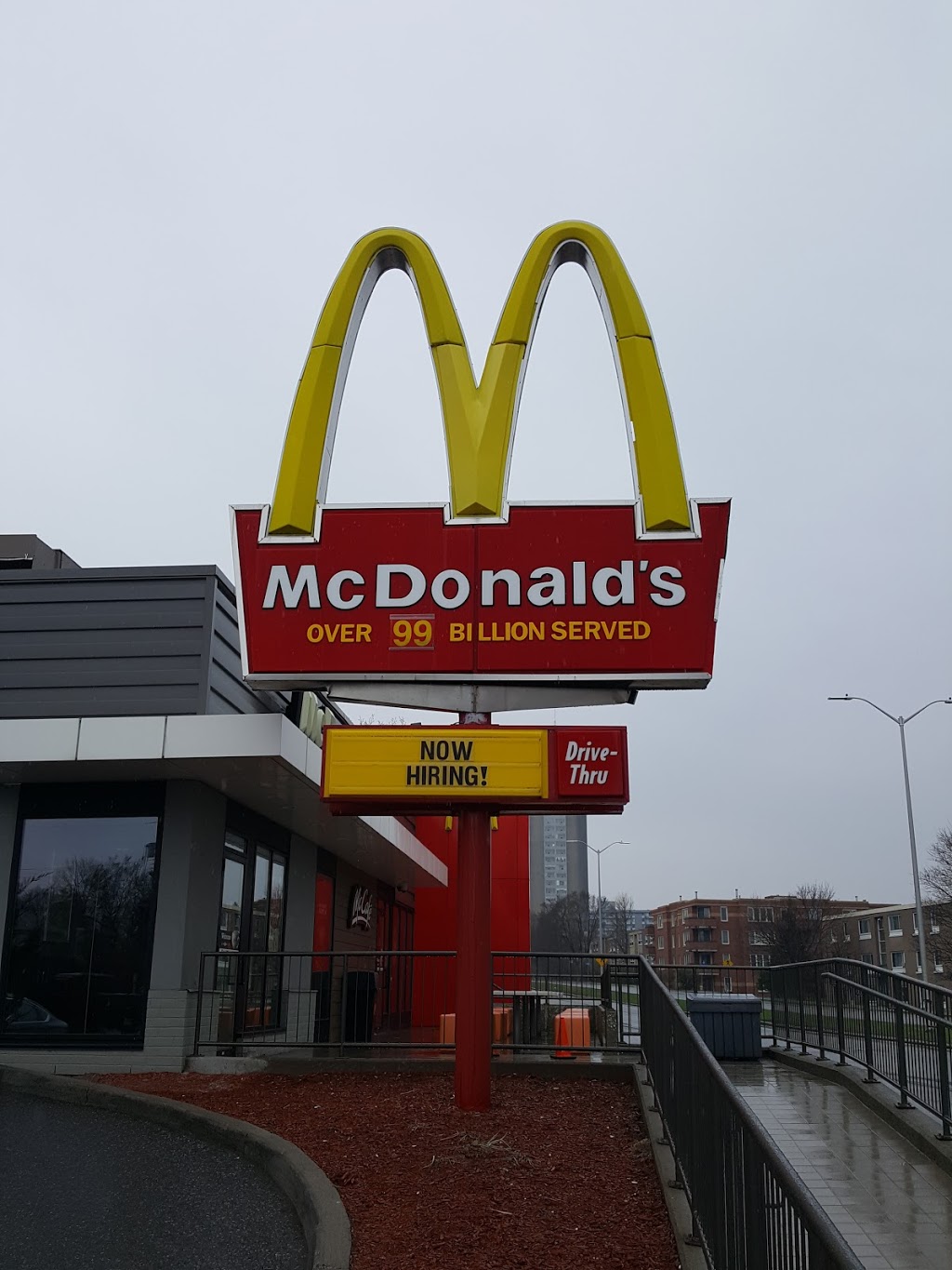 McDonalds | 1880 Carling Ave, Ottawa, ON K2A 1E7, Canada | Phone: (613) 728-9898