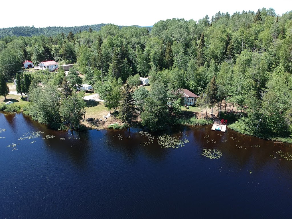 Camping qui nexiste pas | 350 Chem. du lac des Georges #326, Larouche, QC G0W 1Z0, Canada | Phone: (418) 321-2315