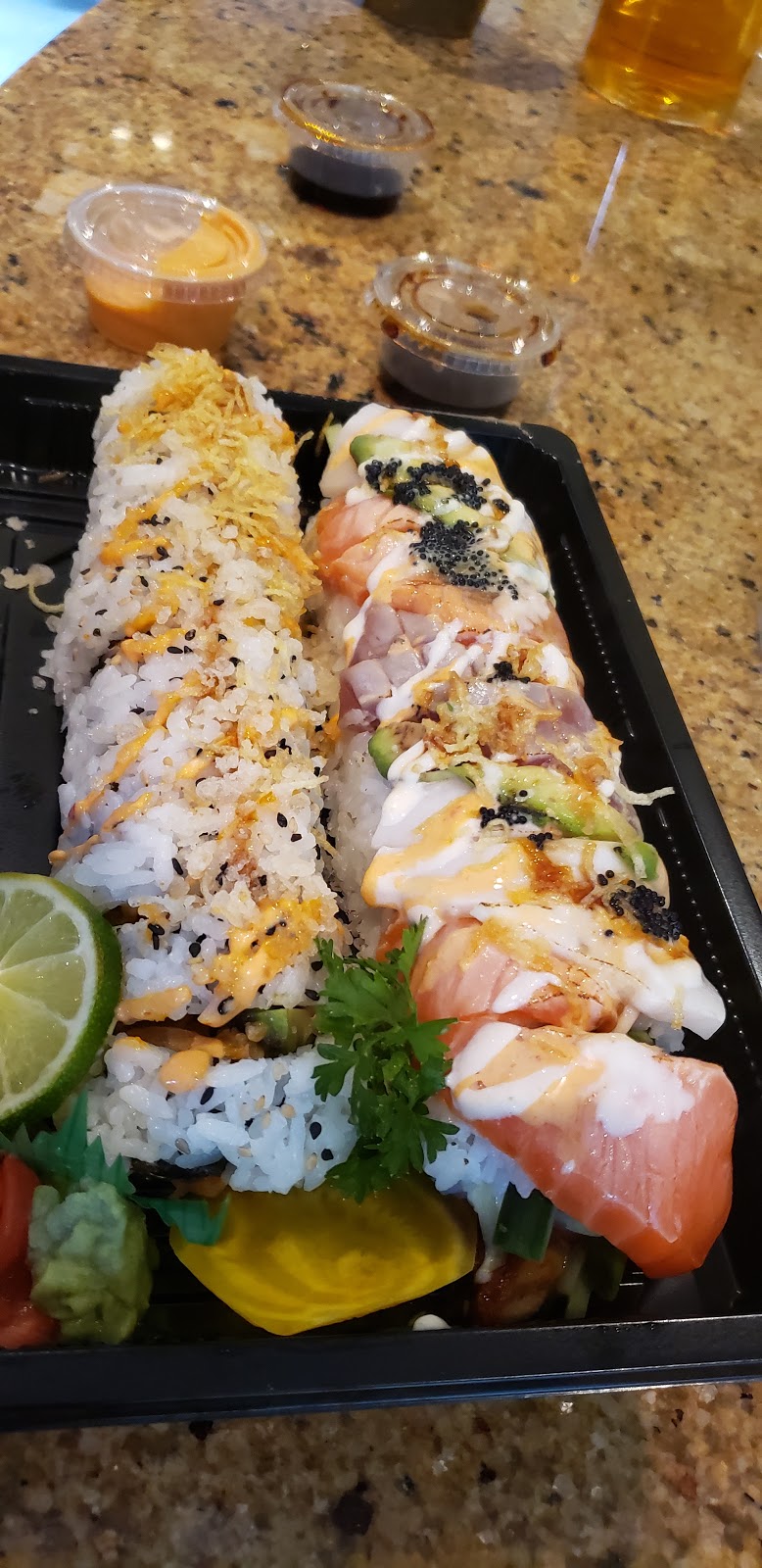 Sushi Momo | 3226 Lake Shore Blvd W, Etobicoke, ON M8V 1M1, Canada | Phone: (416) 255-8788