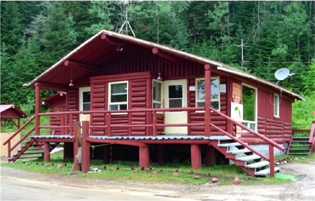 Poste daccueil Perthuis de la ZEC Batiscan-Neilson | Km 63, QC-367, Rivière-à-Pierre, QC G3L 3Y1, Canada | Phone: (418) 323-2075