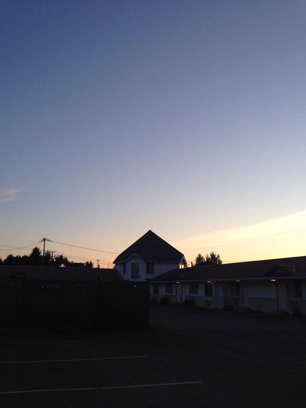Rainbow Motor Inn | 45620 Yale Rd, Chilliwack, BC V2P 2N2, Canada | Phone: (604) 792-6412