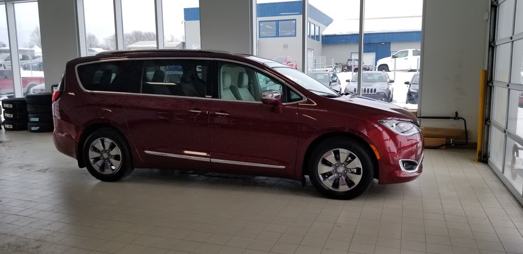 Laquerre Chrysler | 34 Boulevard Arthabaska Est, Victoriaville, QC G6T 0S7, Canada | Phone: (819) 752-5252