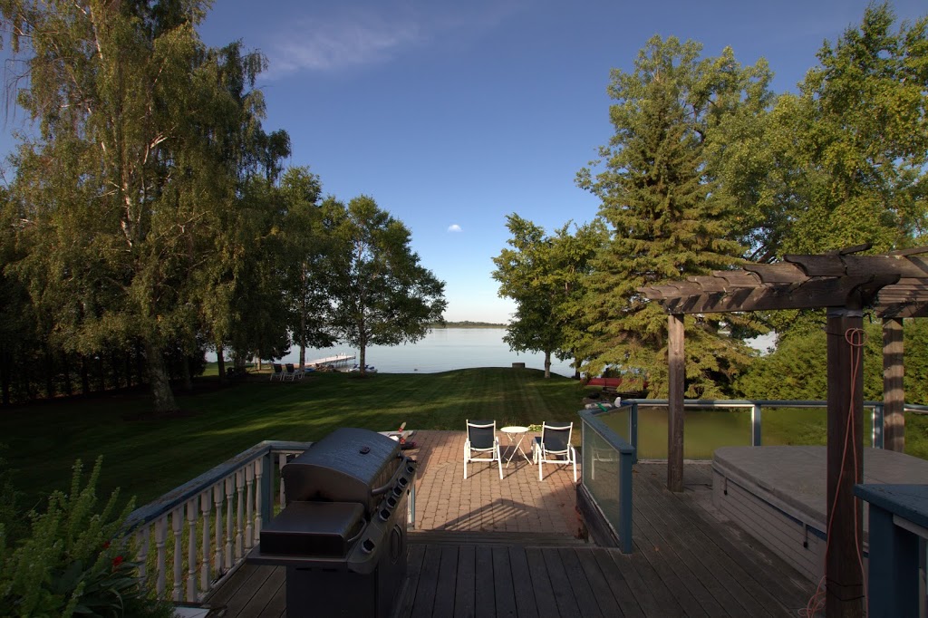 The Empty Nest Bed and Breakfast | 23 Quigg Ln, Carrying Place, ON K0K 1L0, Canada | Phone: (613) 849-1406