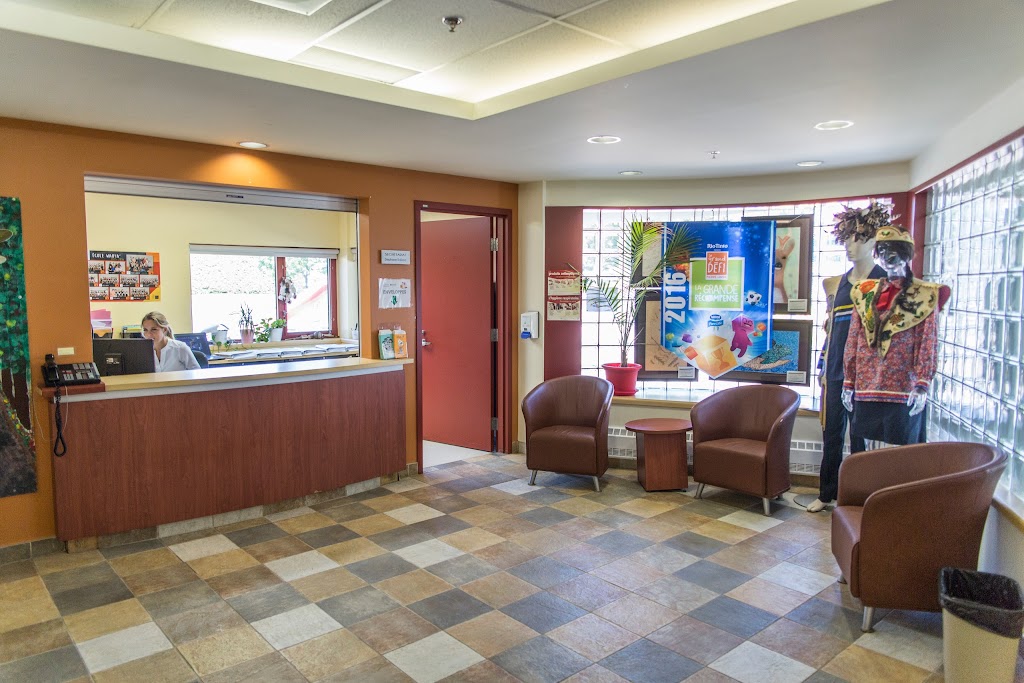 École Wahta | 20 Rue de lOurs, Wendake, QC G0A 4V0, Canada | Phone: (418) 842-3740