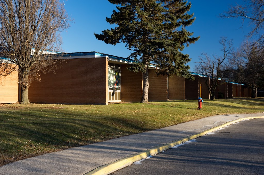 Trillium Demonstration School | 347 Ontario St S, Milton, ON L9T 3L3, Canada | Phone: (905) 878-2851