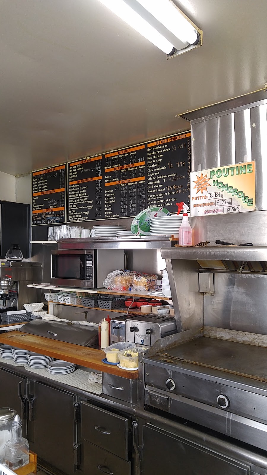 Casse-Croute-LAmi Du Passant | 667 Avenue de Grand-Mère, Grand-Mère, QC G9T 2H6, Canada | Phone: (819) 538-6319