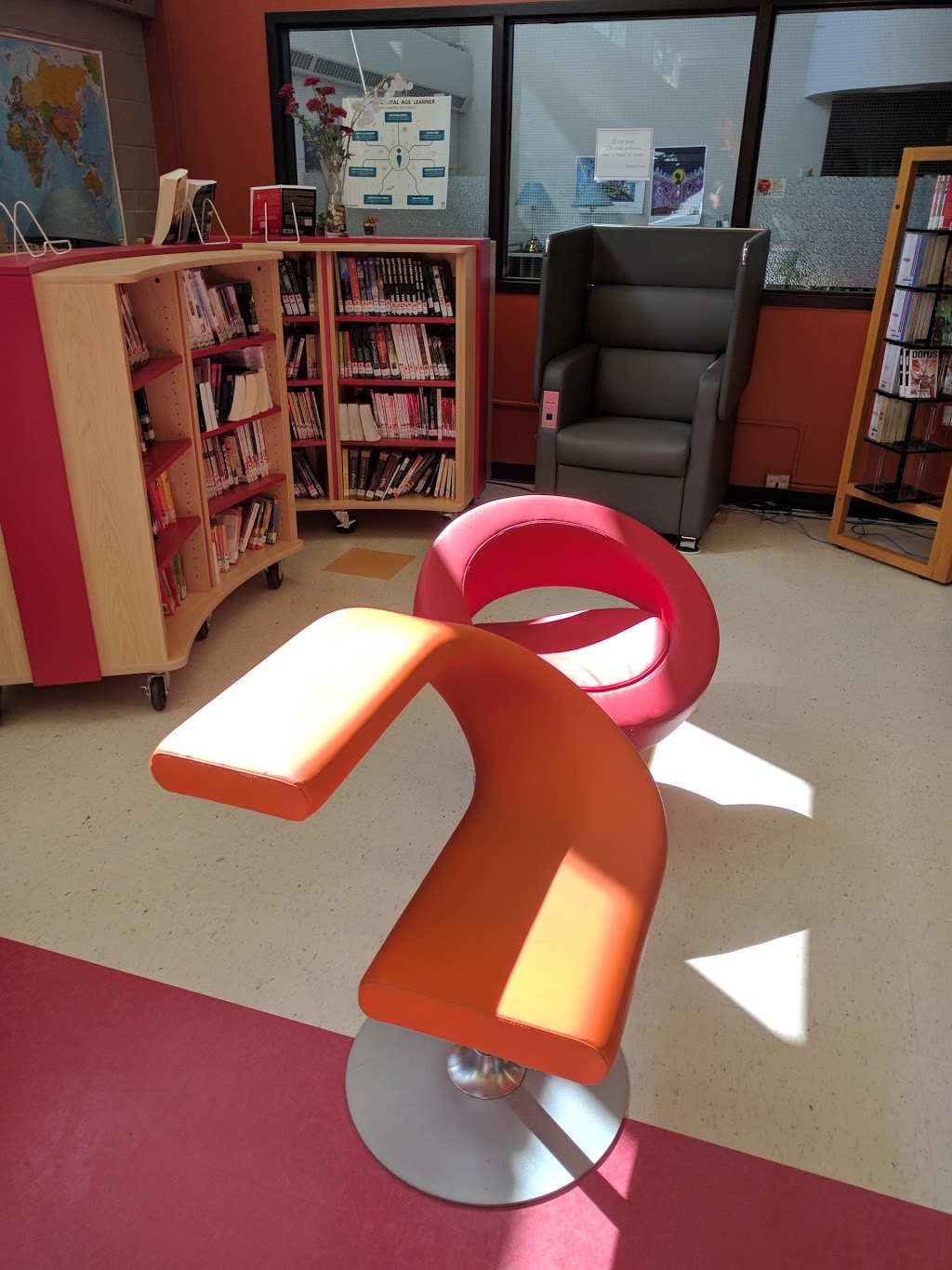 Collège catholique Samuel-Genest | 704 Carsons Rd, Ottawa, ON K1K 2H3, Canada | Phone: (613) 744-8344