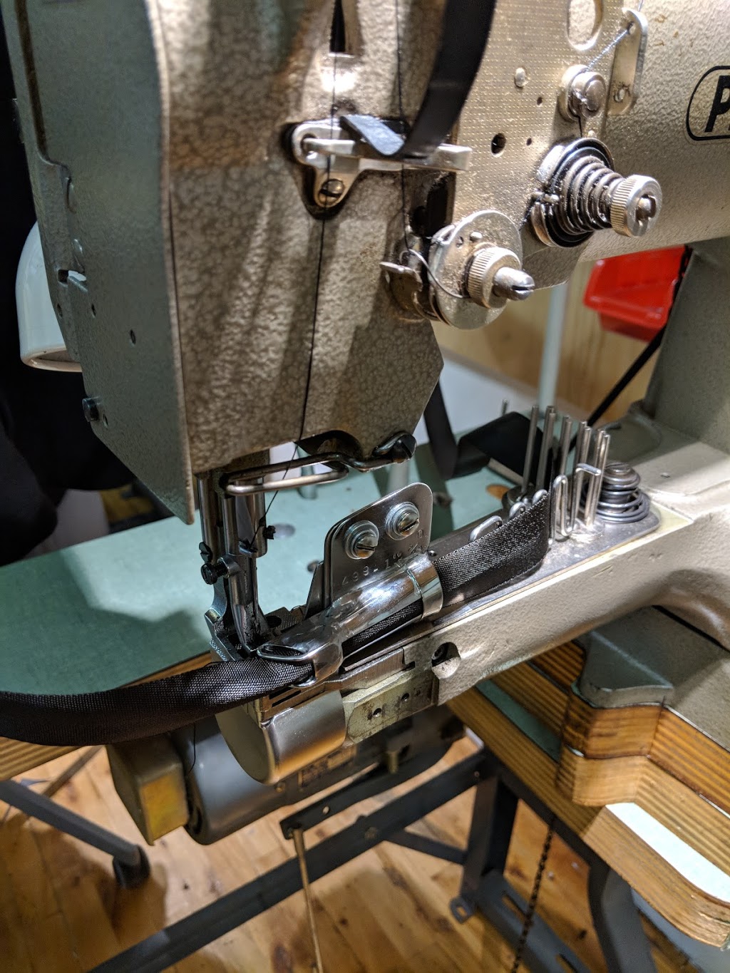 B&J Sewing Attachments | 15448 Rue Hazelnut, Pierrefonds, QC H9H 4C5, Canada | Phone: (514) 793-4035