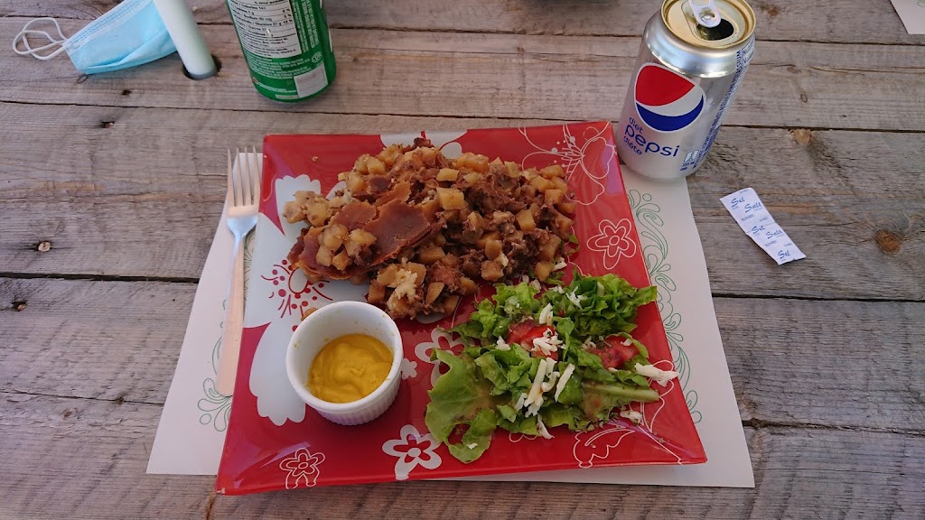 Restaurant Bar Chez Nic | 335 Rue de Quen, Saint-Gédéon, QC G0W 2P0, Canada | Phone: (418) 345-3111