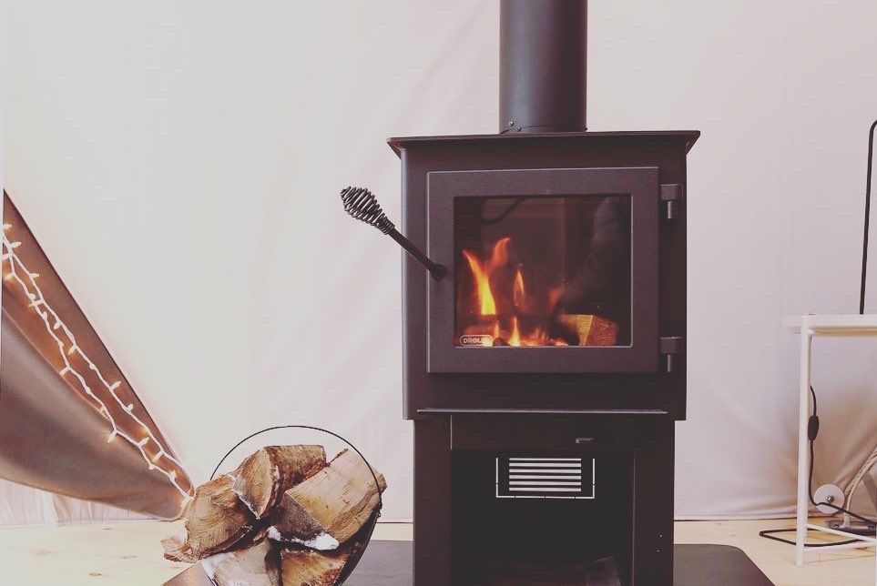 Hillhaus Dômes Pontiac | 331 Chem. du Lac-Thorne, Shawville, QC J0X 2Y0, Canada | Phone: (819) 918-5345