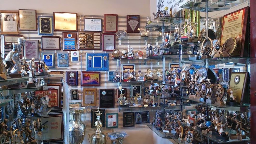 Trophées Brisson | 5164 Rue Jarry E, Saint-Léonard, QC H1R 1Y5, Canada | Phone: (514) 321-1093