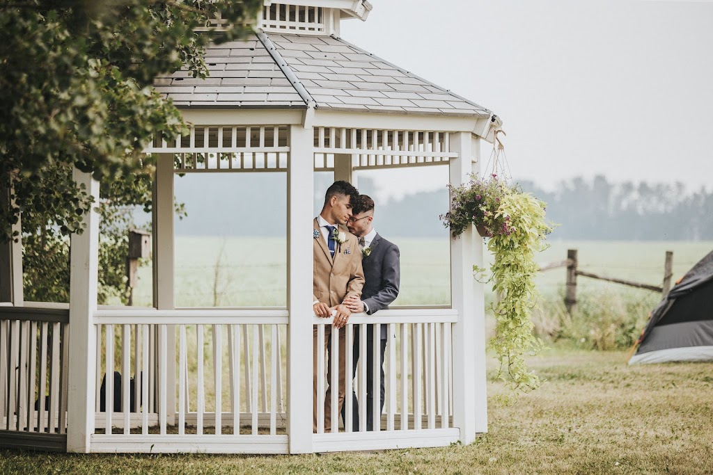 The Rustic Wedding Barn | 264067 Highway 13, AB T0C 1H0, Canada | Phone: (780) 800-7423