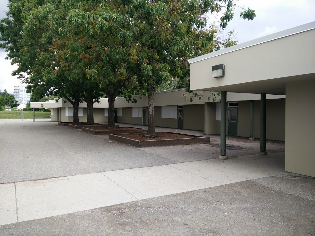 Pitt Meadows Elementary School | 11941 Harris Rd, Pitt Meadows, BC V3Y 2B5, Canada | Phone: (604) 465-5828