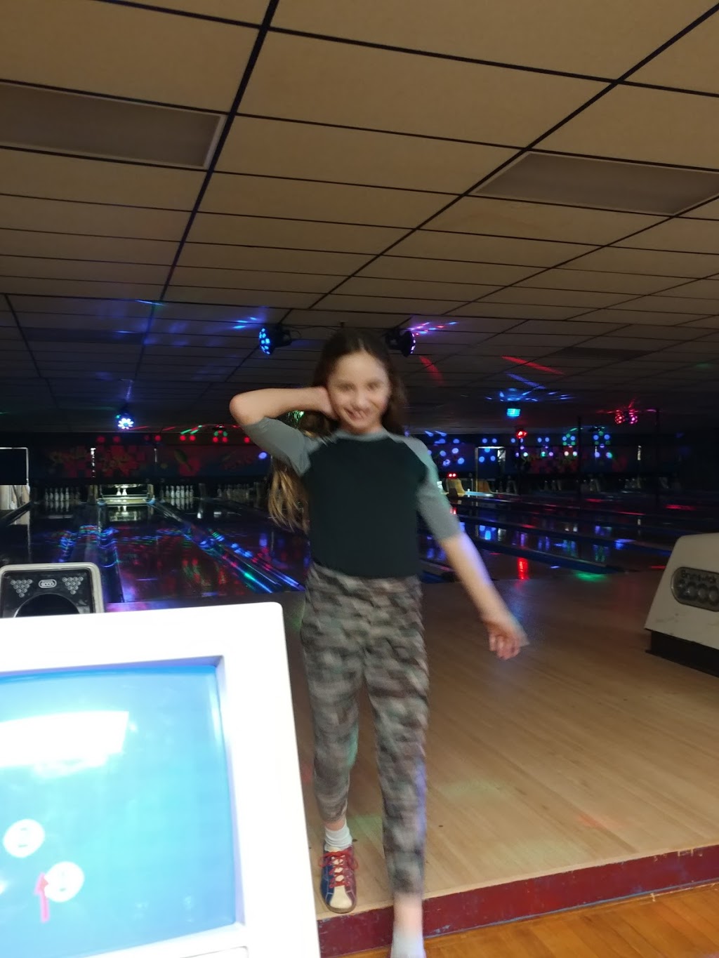Chicks Bar & Lanes | 8196 Erie Rd, Angola, NY 14006, USA | Phone: (716) 549-4206