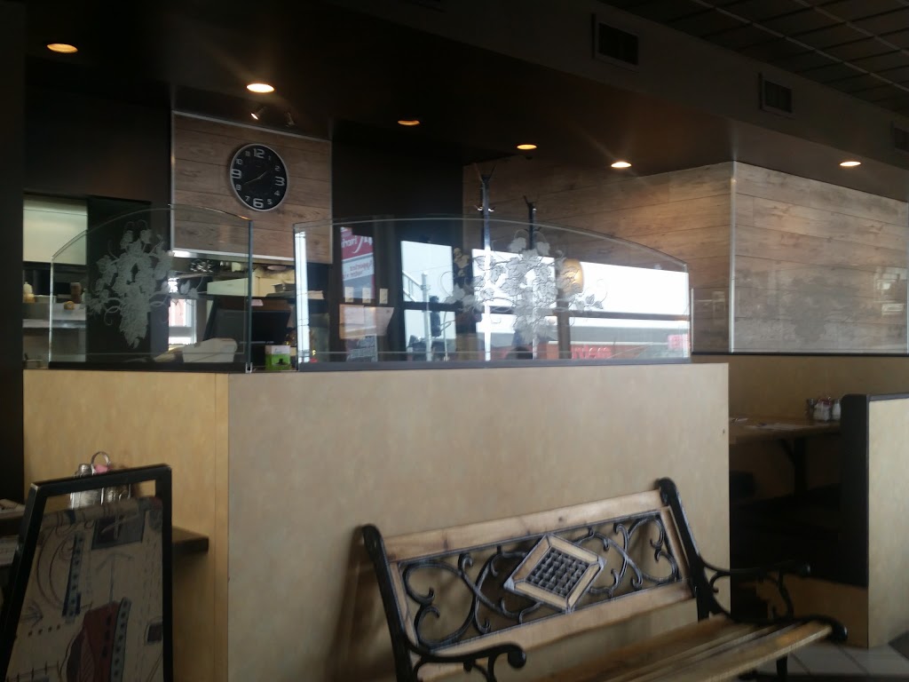 Restaurant Le Riverin | 276 Boulevard Ste Madeleine, Trois-Rivières, QC G8T 3L9, Canada | Phone: (819) 378-7900