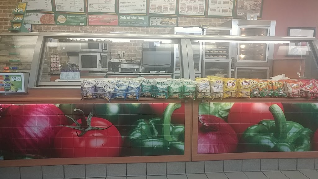 Subway | 210 Main St N, Exeter, ON N0M 1S3, Canada | Phone: (519) 235-1273