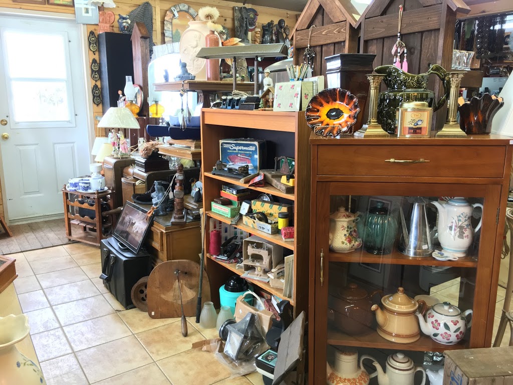 Le Coin de La Bohème | 391 Rue Saint-Isidore, Saint-Lin - Laurentides, QC J5M 2S8, Canada | Phone: (514) 792-0143