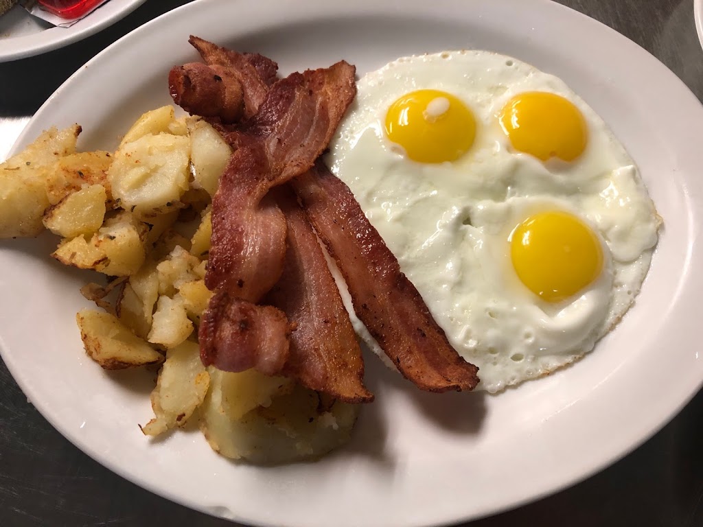 Little Ds Family Restaurant | 165 Wellington St W, Barrie, ON L4N 1L7, Canada | Phone: (705) 812-2215
