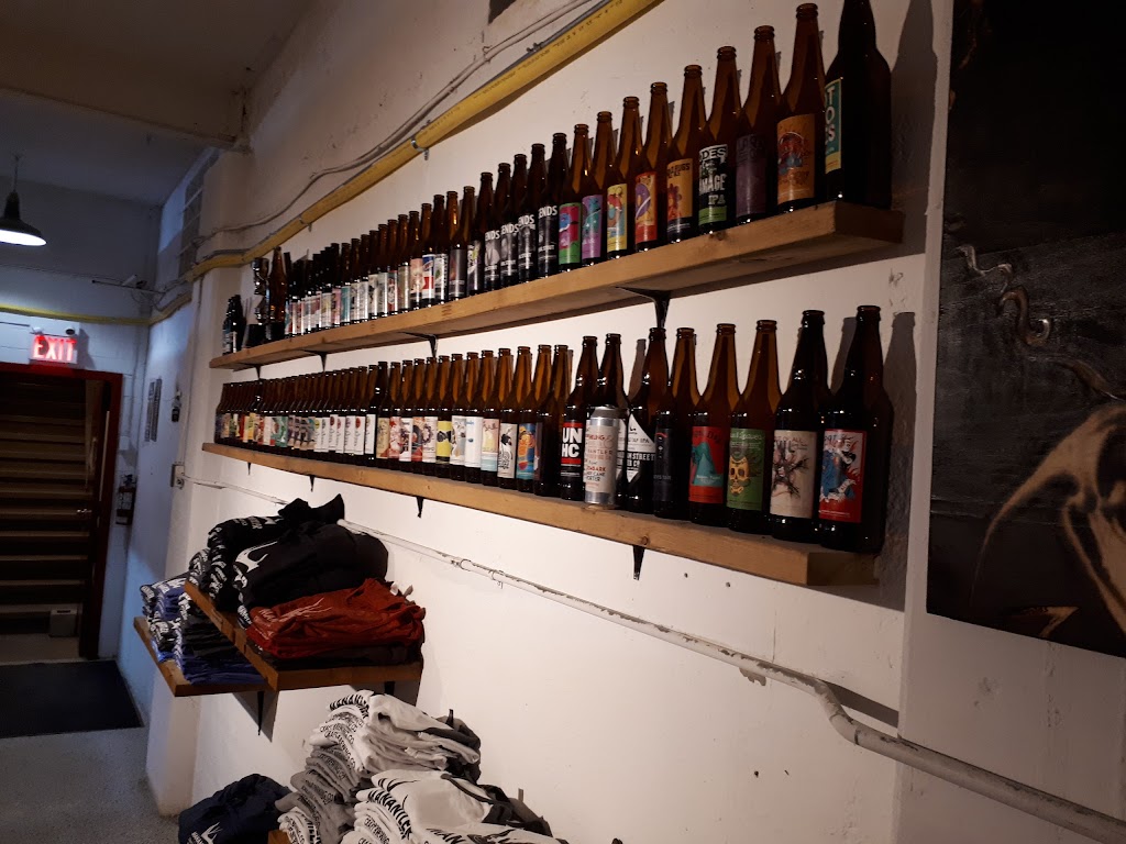 Manantler Craft Brewing Co. | 160 Baseline Rd E, Bowmanville, ON L1C 1A2, Canada | Phone: (905) 697-9979