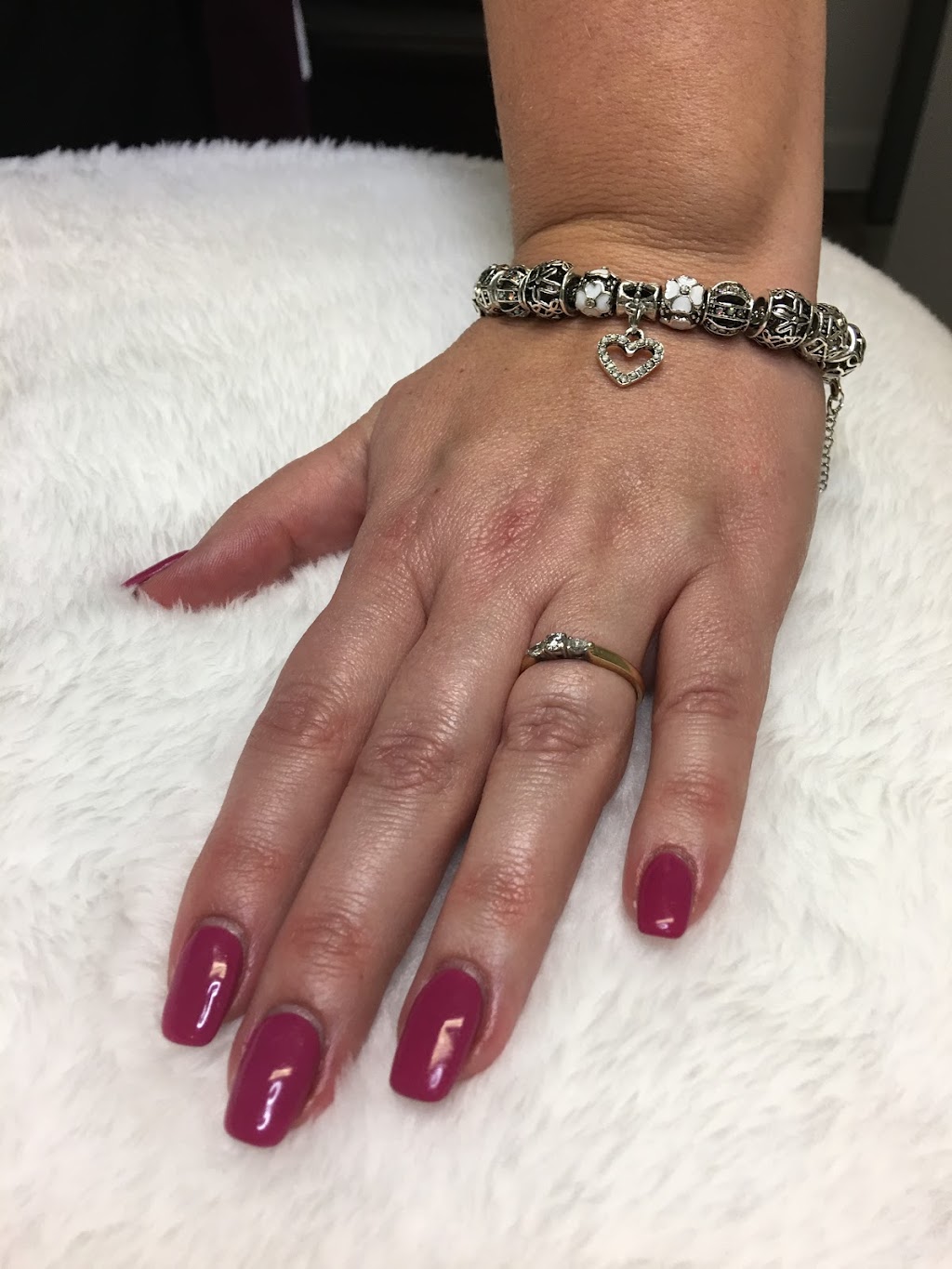 signe m beauté | 1141 Rue du Pont, Saint-Lambert-de-Lauzon, QC G0S 2W0, Canada | Phone: (418) 889-0077