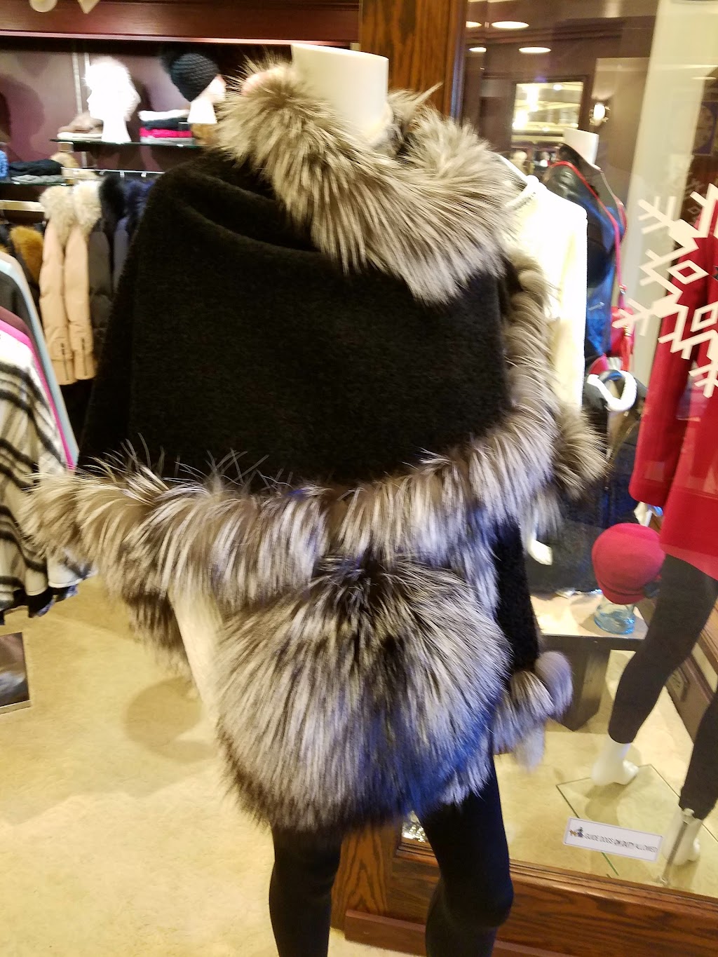 Snowflake Canada Banff Springs Store | 405 Spray Ave, Banff, AB T1L 1H1, Canada | Phone: (403) 762-8770