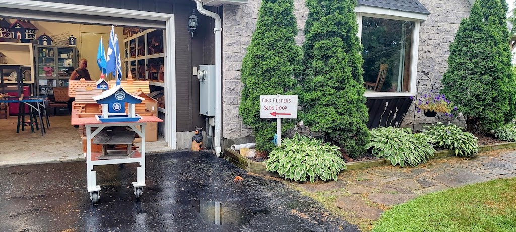 Raglan Bird Feeders | 129 Raglan Rd W, Oshawa, ON L1H 7K4, Canada | Phone: (905) 655-3624