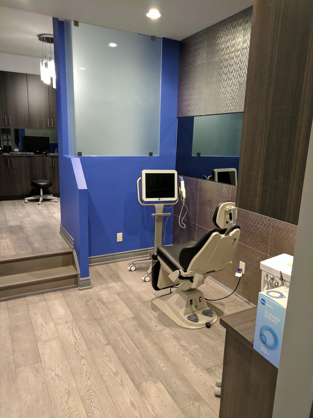 docbraces MCO Toronto | 101 McCaul St, Toronto, ON M5T 2X3, Canada | Phone: (416) 855-6585