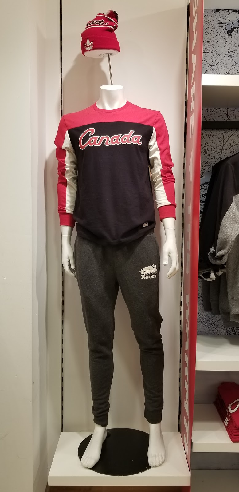 Roots | 1800 Sheppard Ave E, Toronto, ON M2J 5A7, Canada | Phone: (416) 756-0935