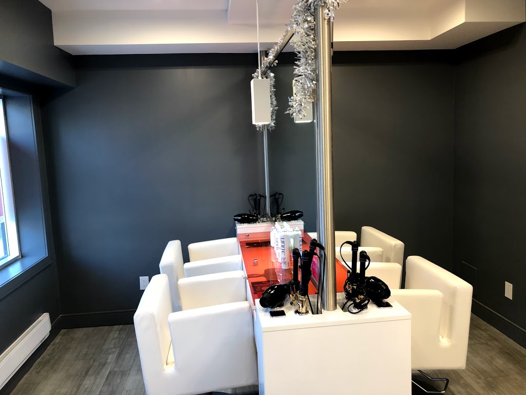 Blo Blow Dry Bar | 571 Lakeshore Rd E, Mississauga, ON L5G 1H9, Canada | Phone: (905) 274-2263