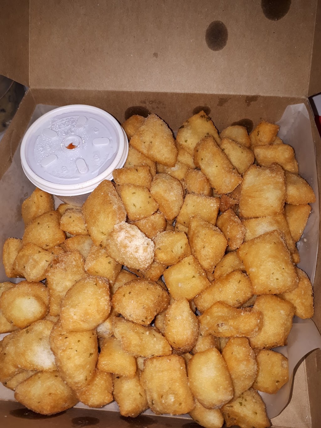 Bulls Eye Pizza East | 214 Lauzon Rd, Windsor, ON N8S 3L6, Canada | Phone: (519) 944-1221